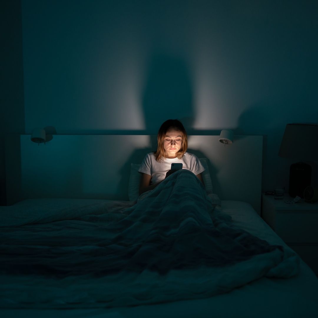 The Unhealthy Habit of Scrolling Before Bed
