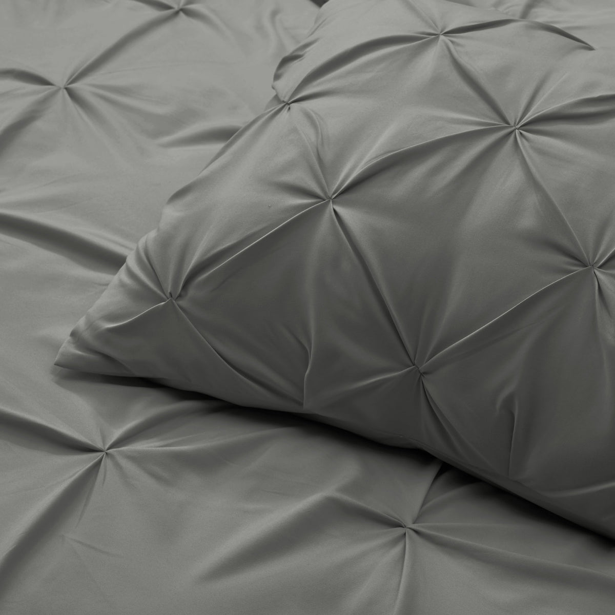 Pinch pleat detail